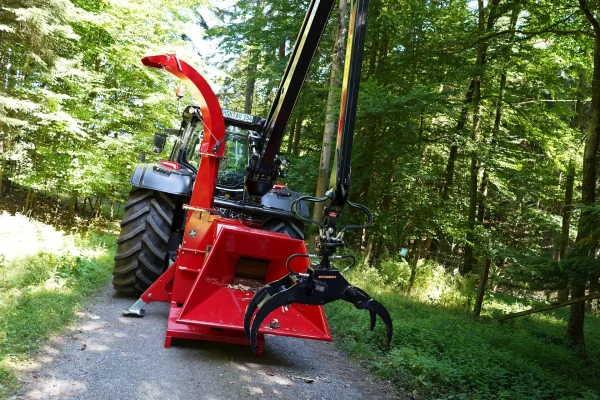 TP 250K Crane Feed PTO Wood Chipper