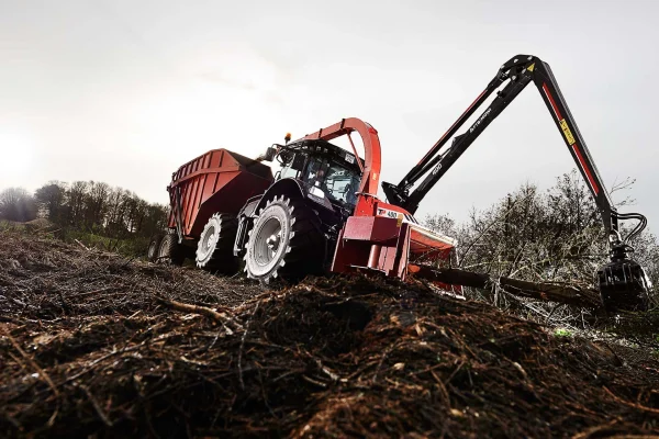 TP PTO 400K Crane Feed Wood Chipper