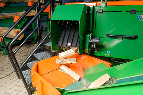 Posch K-710 a-Vario Automatic Firewood Processor
