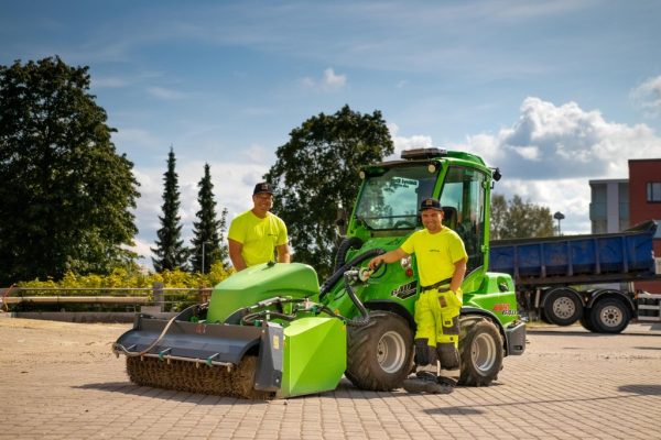 Avant 640i Multi-Functional Loader