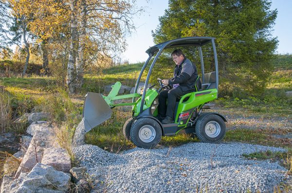 Avant 225 Compact Multi-Functional Loader