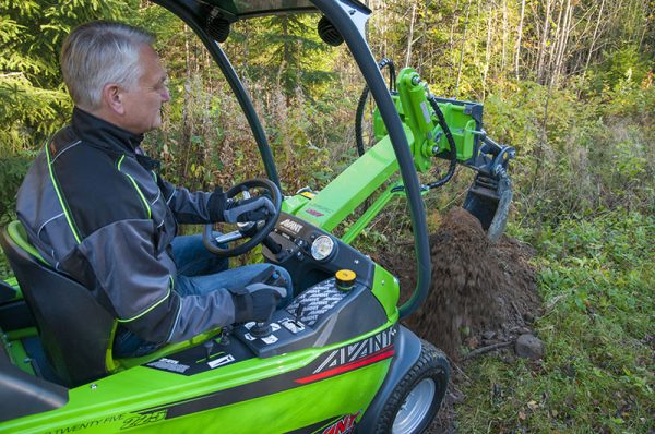 Avant 225 Compact Multi-Functional Loader