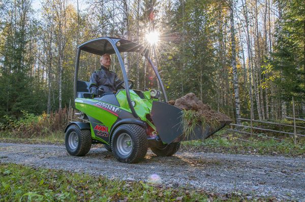 Avant 225 Compact Multi-Functional Loader