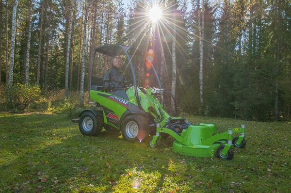 Avant 225 Compact Multi-Functional Loader