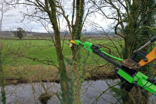 SafeCut Mantis HD Multi-Axis Pruning Saw and Grapple