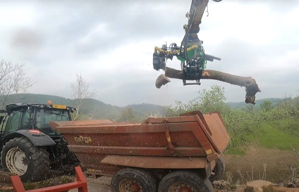 SafeCut Firewood Ringer Multi-Axis Moving Grapple Saw